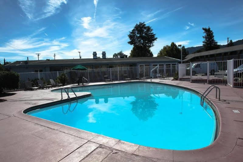 Days Inn By Wyndham Ukiah Exterior foto